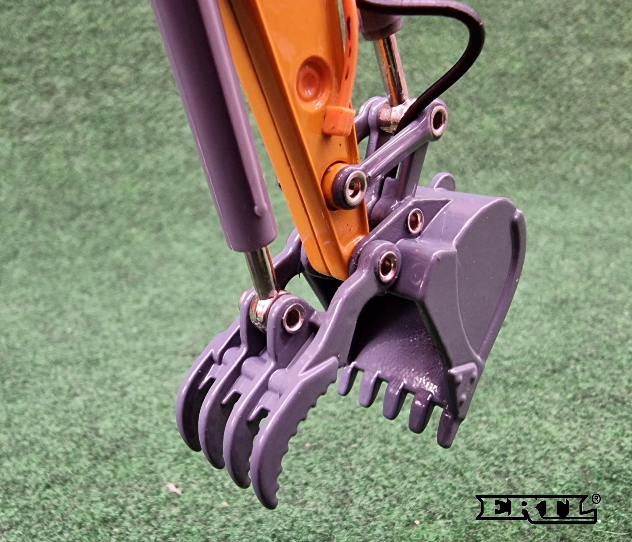 Britains Case CX210D Excavator - 1:50 Scale